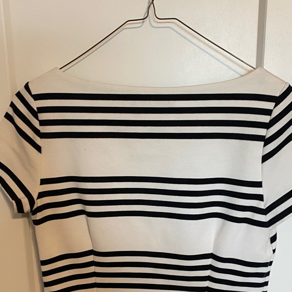 Chic Striped Women's Top - Black and White - Picture 7 of 8